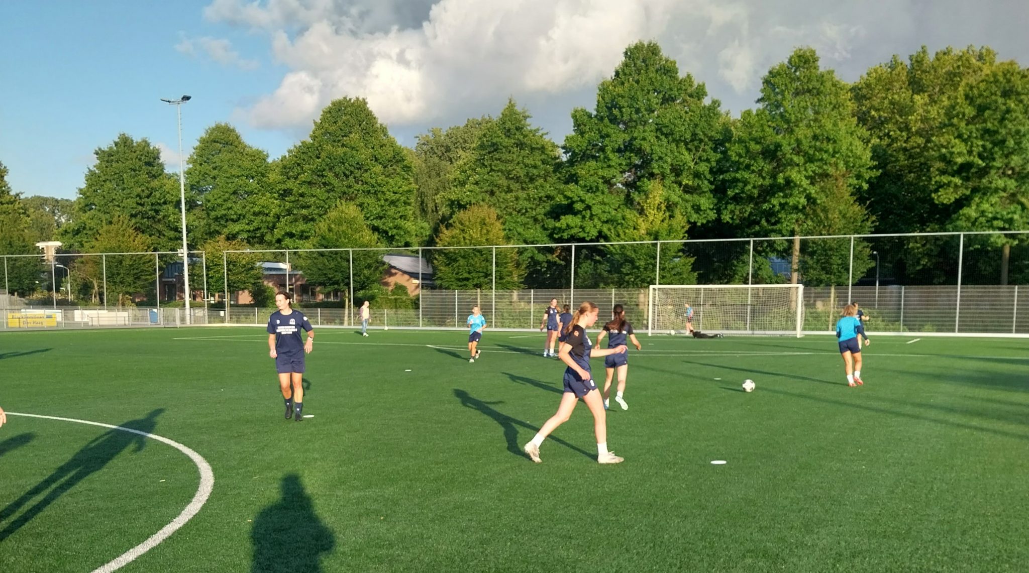 Dames 1 begonnen met de voorbereiding