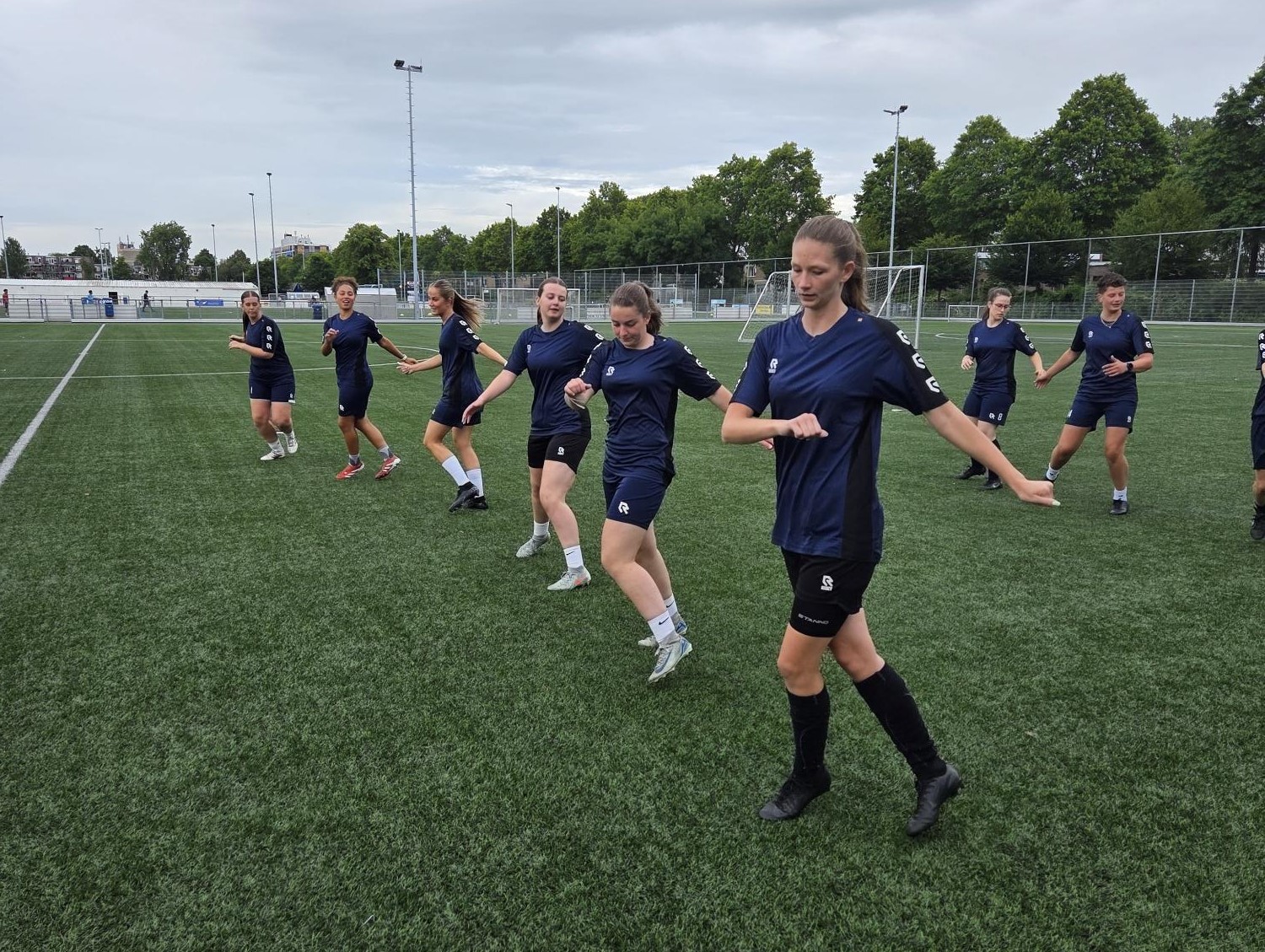 Training begonnen 1e blok vrouwen 1 Forum Sport.