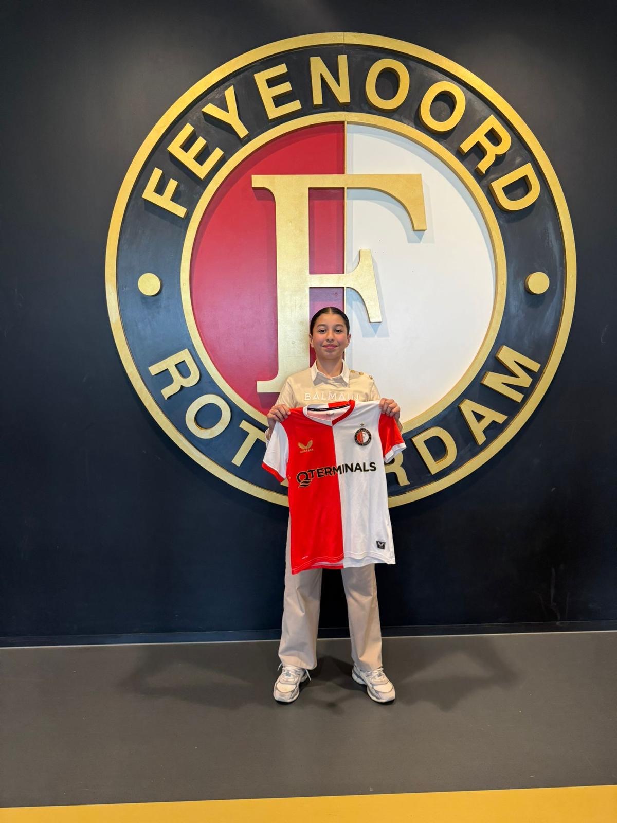 FORUM SPORT TALENT SARAH AKHAROUID TEKENT BIJ FEYENOORD MO16